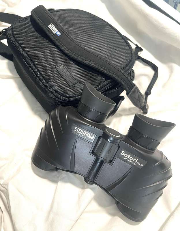 Steiner 10x30 Safari UltraSharp Binocular, as new.