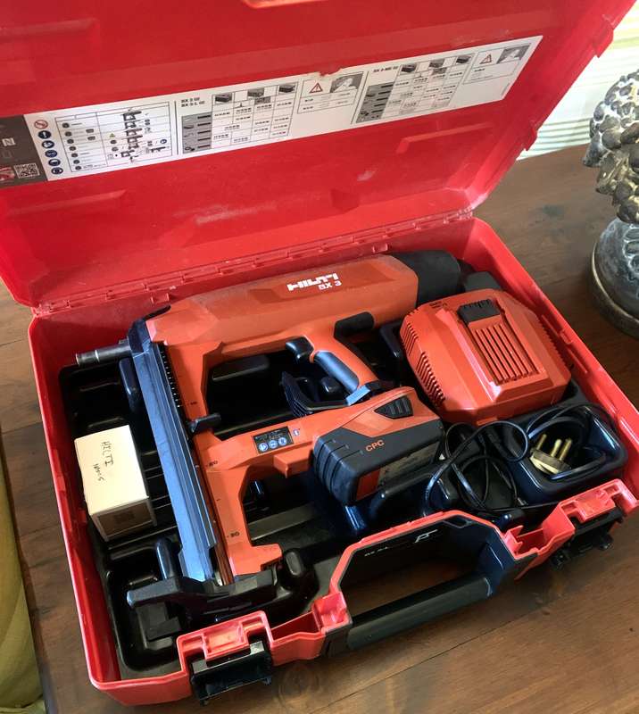 Hilti BX 3-L (02) Battery Operated Fastening Nail Gun with Bluetooth.