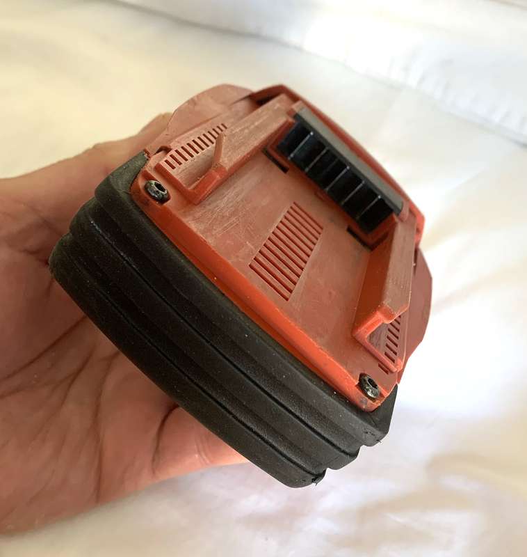 Hilti B22/2.6 Ah battery in great condition.