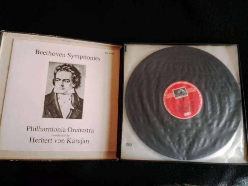Beethoven The 9 Symphonies Karajan (7 LP boxset)