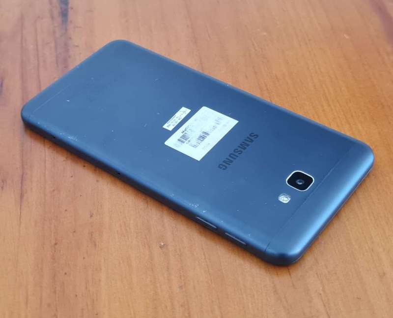 Samsung J7 Prime and Huawei p8 lite