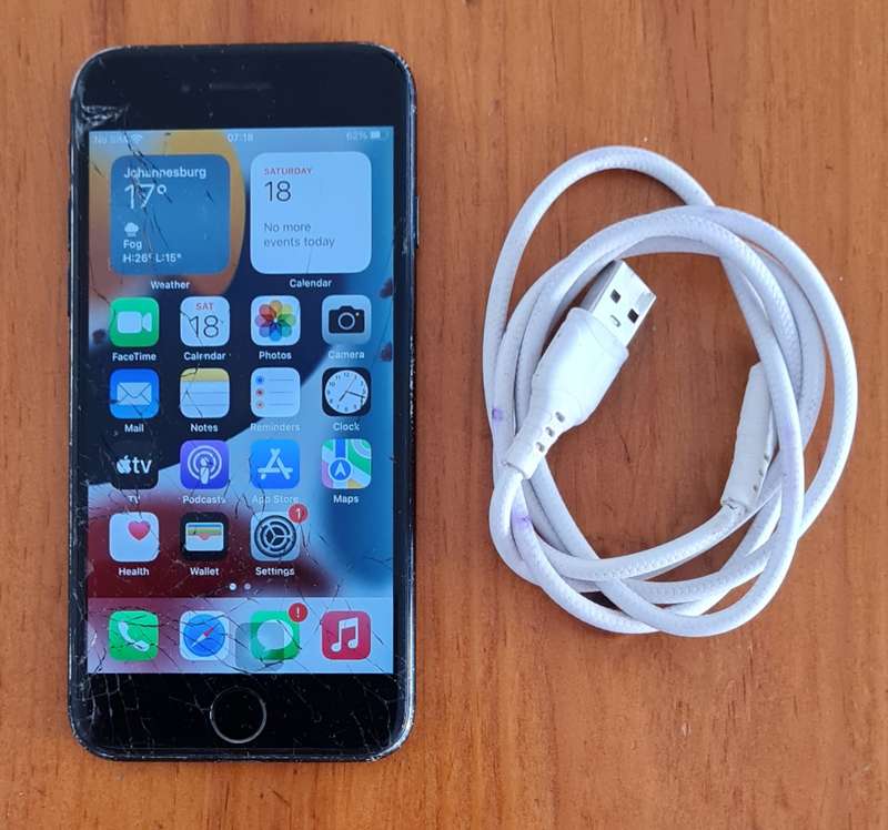 Iphone 7 AS PER DESCRIPTIONIphone 7 128GB SOLD AS IS SPARES SALVAGE