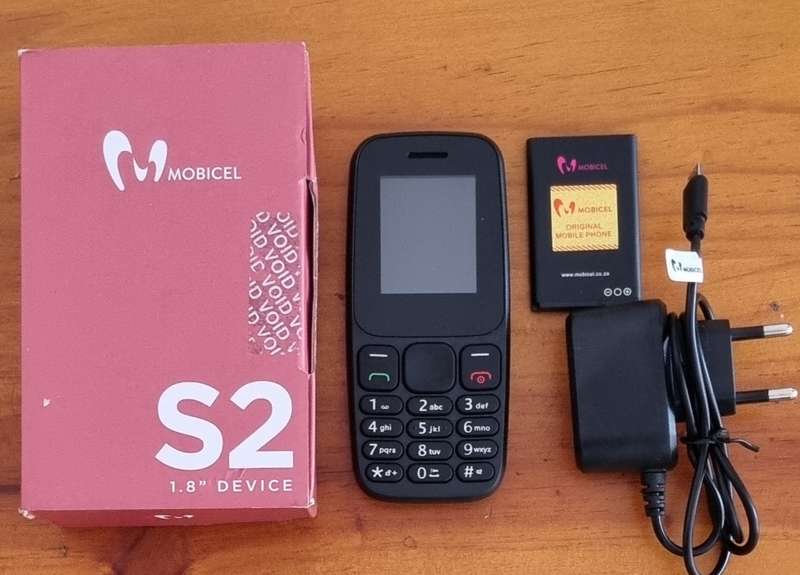 Lot Mobil phones and watch