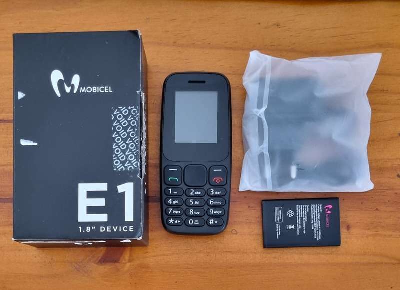 Lot Mobil phones and watch