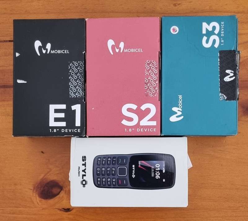 4 x Mobil phones