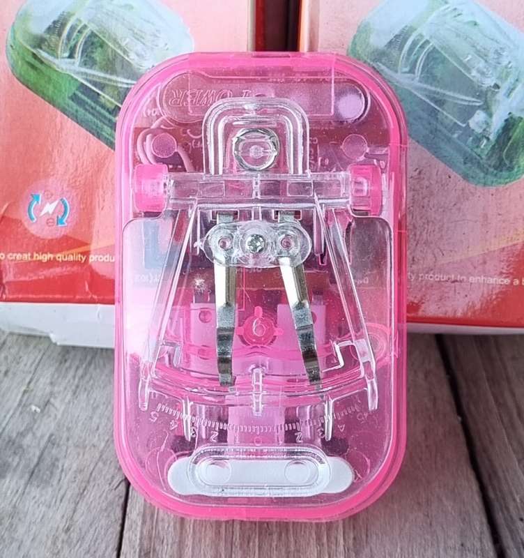 5 x Universal charger  pink