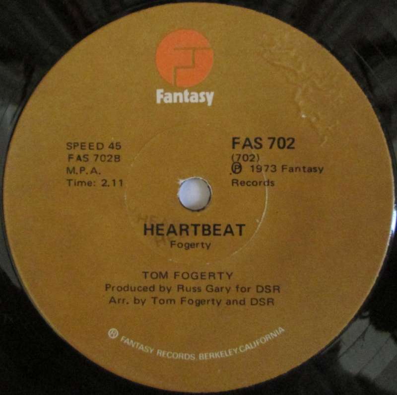 TOM FOGERTY - JOYFUL RESSURECTION / HEART BEAT  (7 SINGLE/VINYL)
