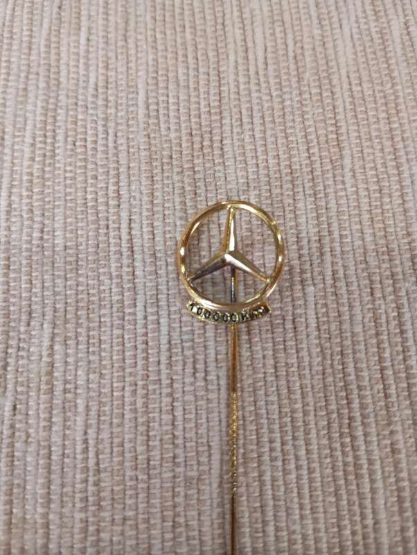 Solid Silver Gold-Plated Mercedes Benz 100 000km Pin Badge