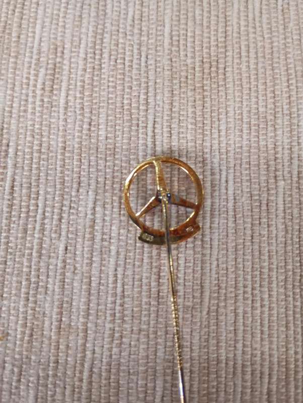 Solid Silver Gold-Plated Mercedes Benz 100 000km Pin Badge