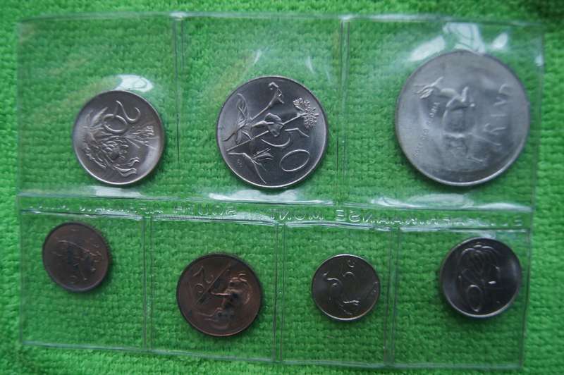 1967 and 1968 Complete Pristine Mint Sets - Both Languages (Single Bid for all 4)