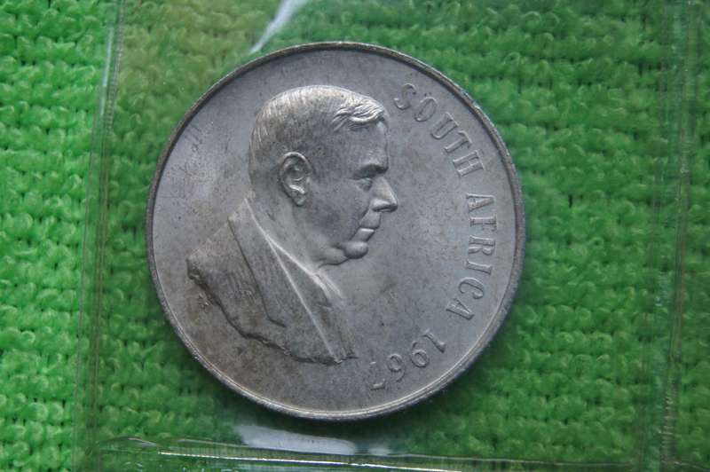 1967 and 1968 Complete Pristine Mint Sets - Both Languages (Single Bid for all 4)