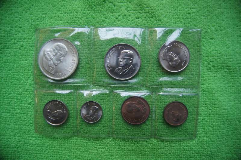 1967 and 1968 Complete Pristine Mint Sets - Both Languages (Single Bid for all 4)