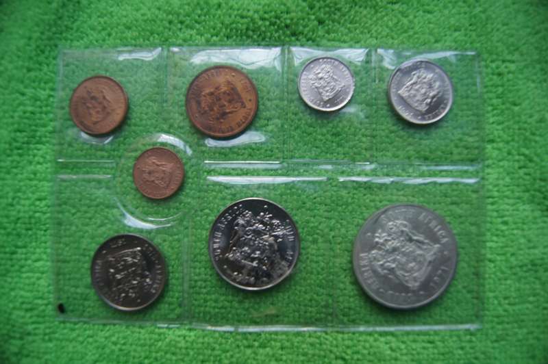 SA Mint Pack Madness - 1971 to 1976 (All 6) - Bid is per set to take all 6