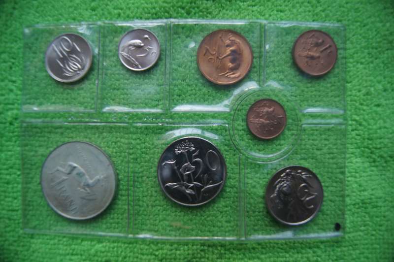 SA Mint Pack Madness - 1971 to 1976 (All 6) - Bid is per set to take all 6