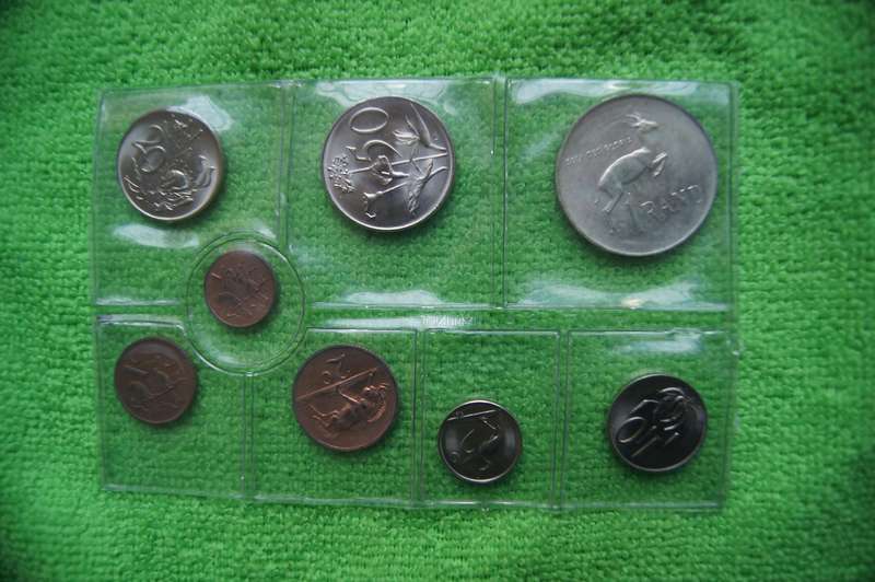 SA Mint Pack Madness - 1971 to 1976 (All 6) - Bid is per set to take all 6