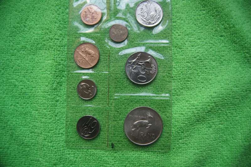 SA Mint Pack Madness - 1971 to 1976 (All 6) - Bid is per set to take all 6