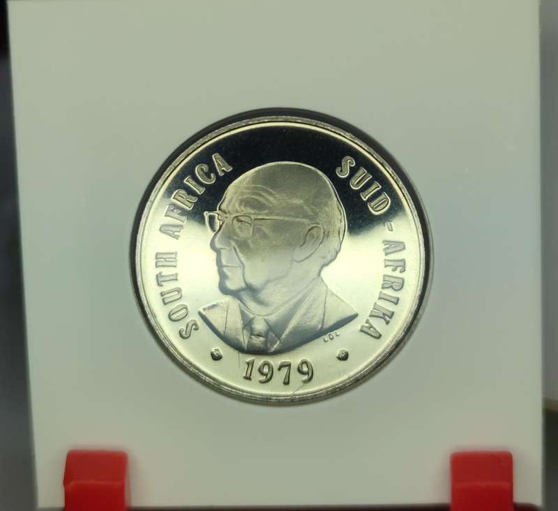 1979 50 CENT PROOF COIN - ONLY 15,000 MINTED