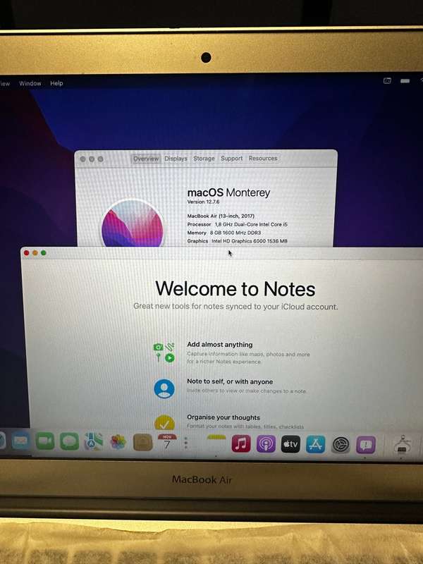 Apple MacBook Air 2017 Core i5 128GB SSD  8GB Ram 13 Display excellent condition