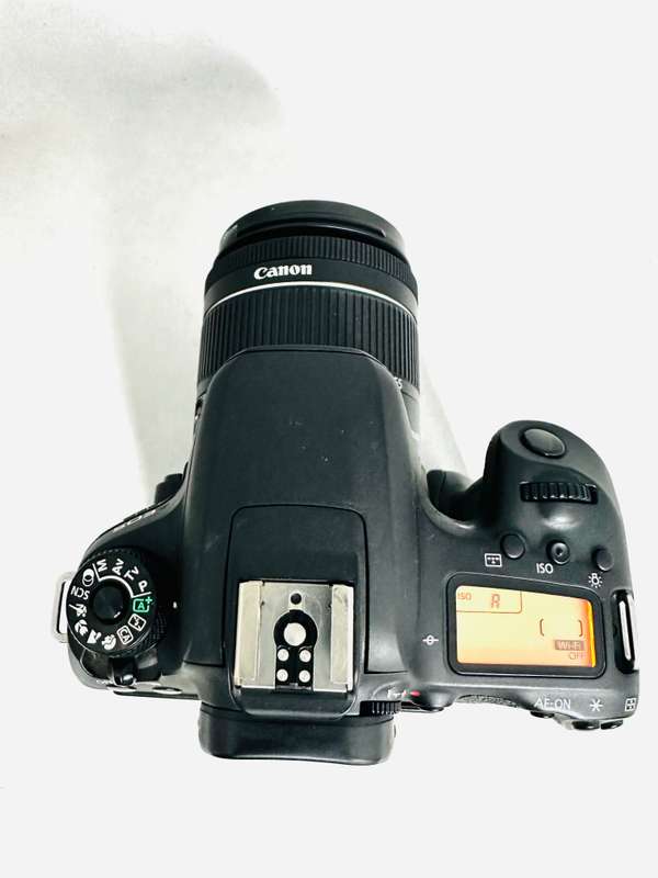 Canon EOS 77D with 2 Lens and + Speed light & accessories