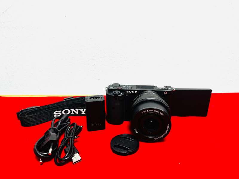 Sony ZV-E10 Mirrorless Camera with 16-50mm Lens & original charger   Perfect for vloggers, the Sony