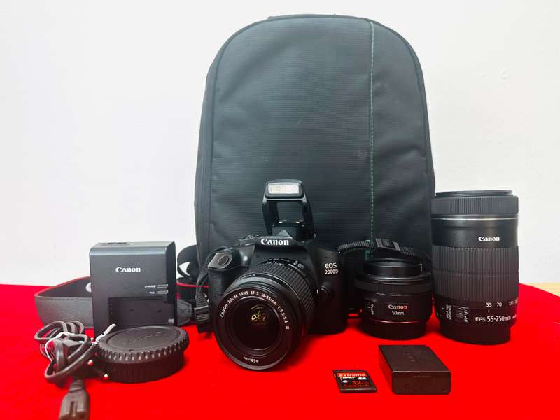 Canon EOS2000D with 3x Lens + Bag and accessories