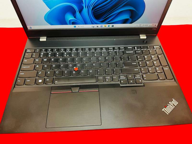 Lenovo ThinkPad P15v  Core i7-11800H 2,30GHz  16GB Ram  512GB SSD  15.6 NVIDIA T600 UHD Graphics