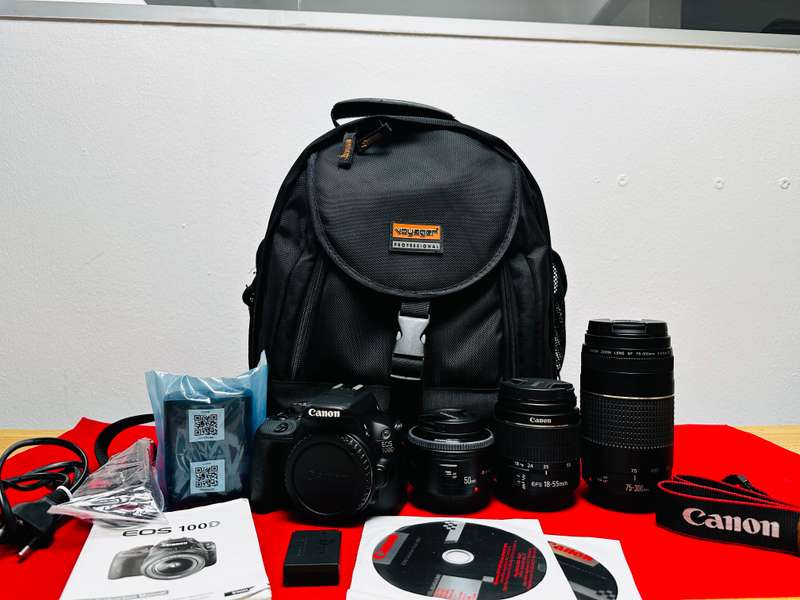 Canon EOS 100D with 3 x Lens + Backpack and accessories
