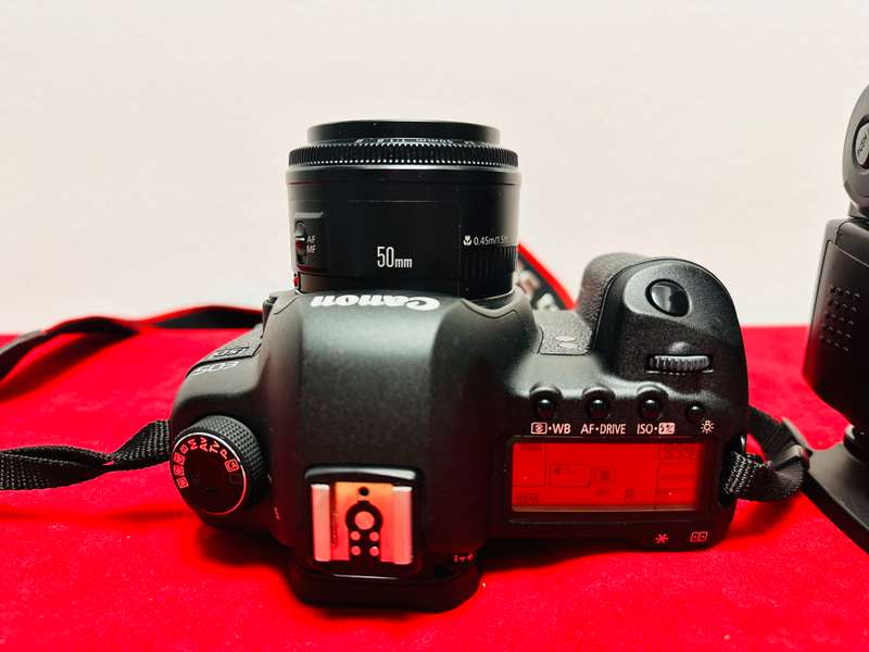 Canon EOS 5D Mark II Kit for Sale  Great Condition