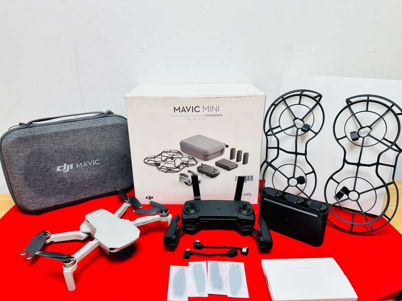 DJI Mavic Mini  Fly More Combo Original Accessories Included