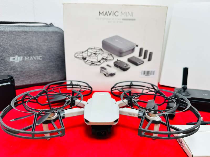 DJI Mavic Mini  Fly More Combo Original Accessories Included