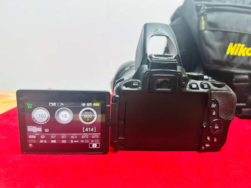 Nikon D5500 DSLR Camera With  Nikon 18-200 mm  DX VR Lens and accessories