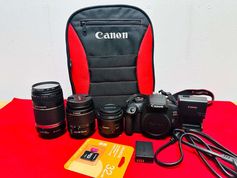 Canon EOS2000D with 3x Lens + Bag and accessories