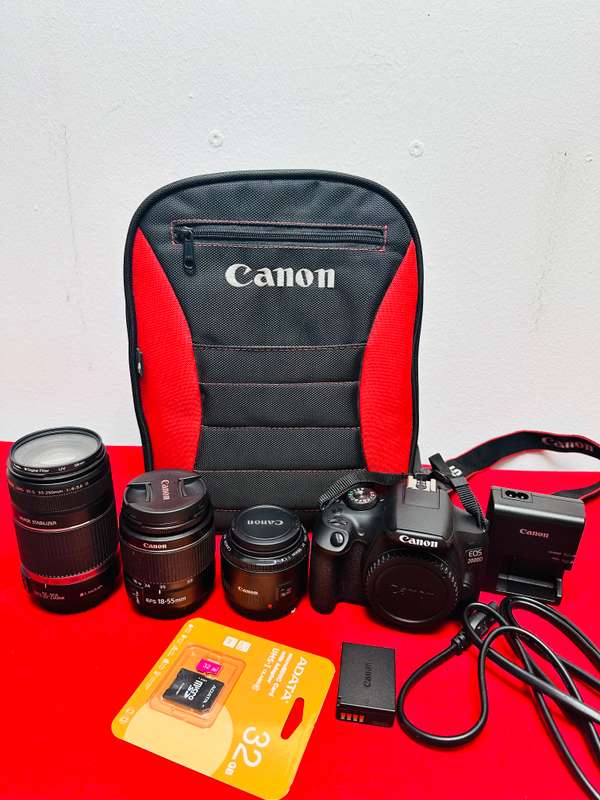 Canon EOS2000D with 3x Lens + Bag and accessories