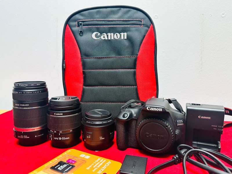 Canon EOS2000D with 3x Lens + Bag and accessories