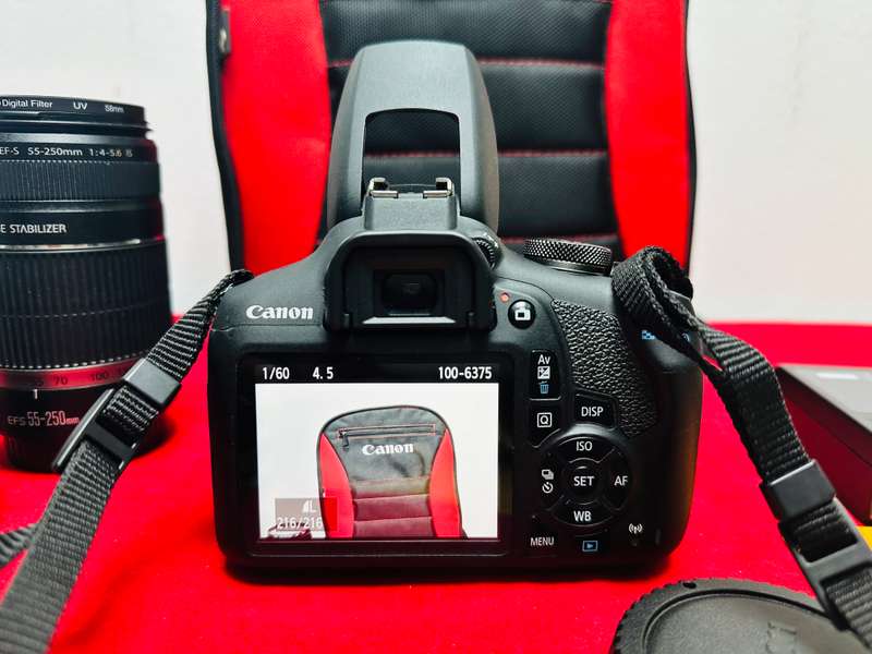 Canon EOS2000D with 3x Lens + Bag and accessories