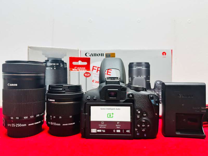 Canon EOS 800D Double Lens Kit  Complete Bundle (Used, Excellent Condition)