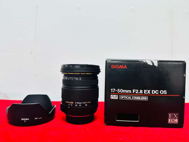 Sigma 17-50mm f/2.8 EX DC OS HSM Lens  Excellent Condition! - For Nikon