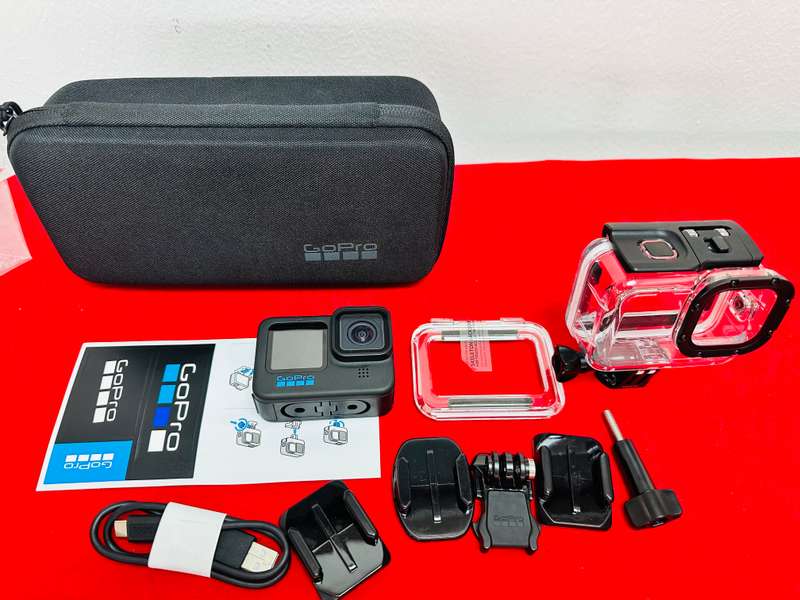 GoPro 11 Black Action Camera + waterproof cash & many accessories   Kit Includes