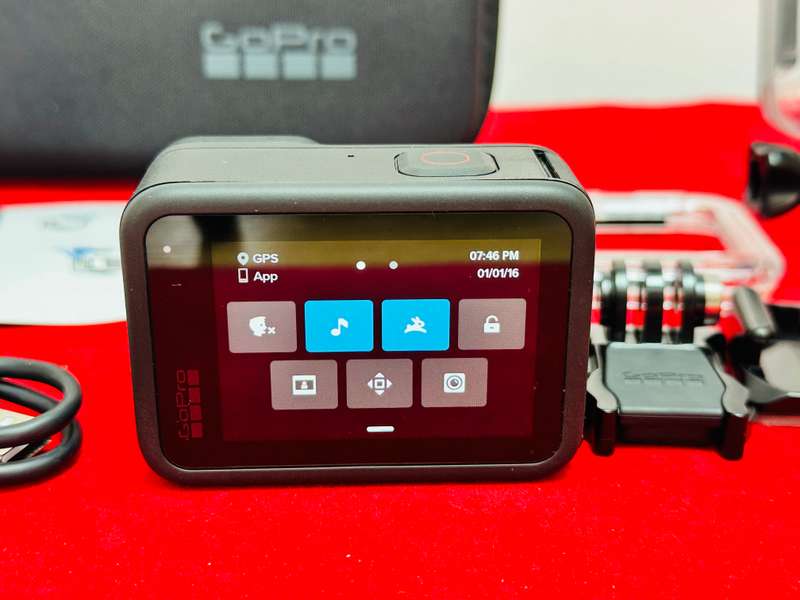 GoPro 11 Black Action Camera + waterproof cash & many accessories   Kit Includes