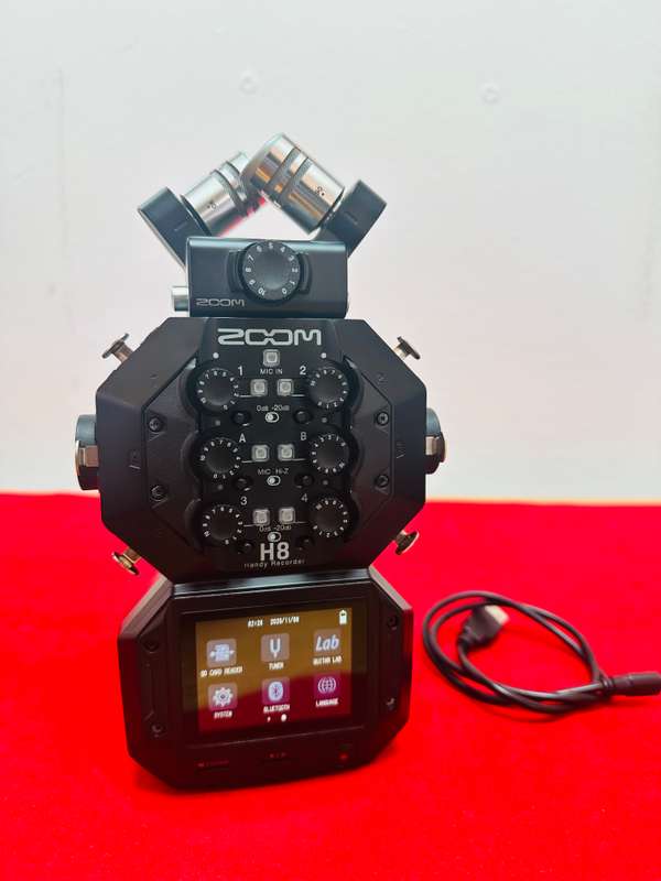 Zoom H8 Handy Recorder  8-Input / 12-Track Portable Recorder