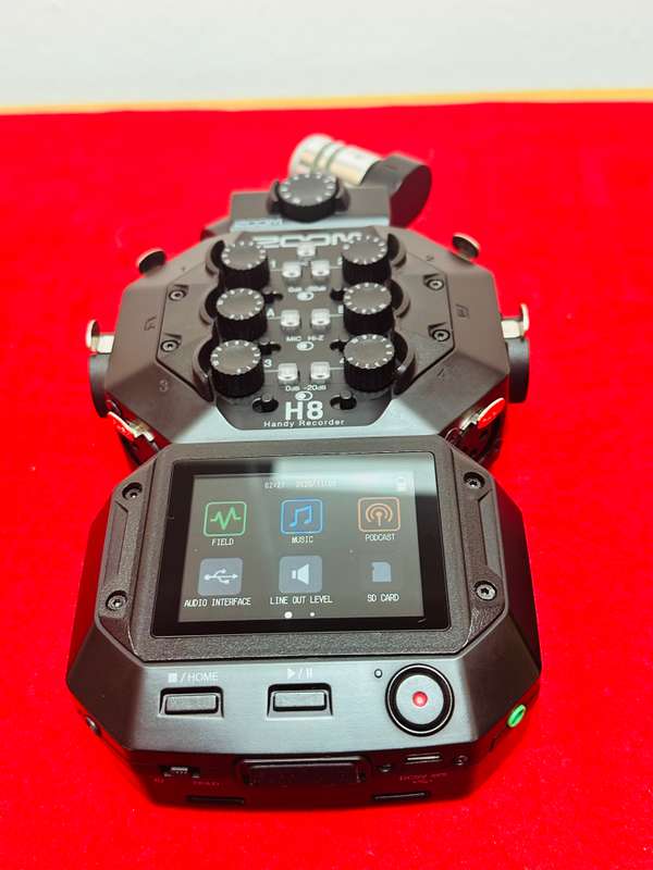 Zoom H8 Handy Recorder  8-Input / 12-Track Portable Recorder