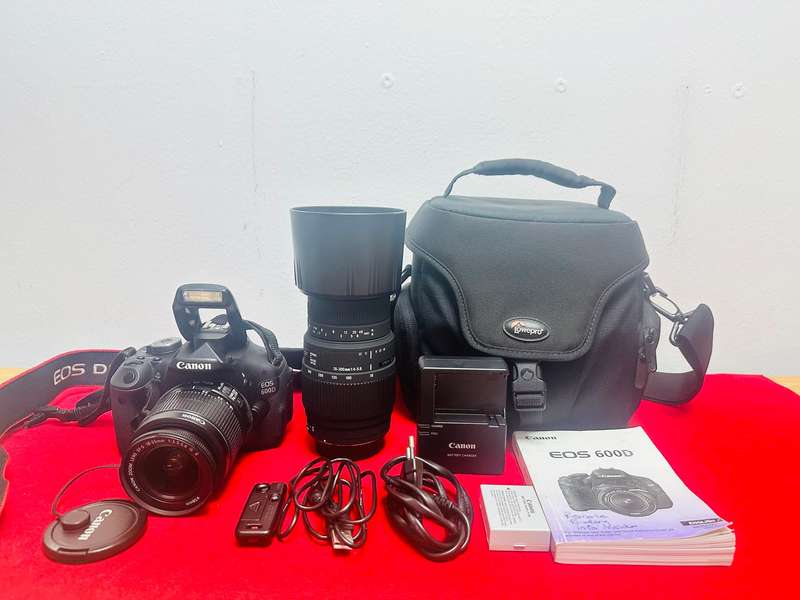 Canon EOS 600D DSLR Camera with Canon EFS 18-55mm AF/MF macro Lens  Sigma EFS 70-300mm  AF/MF  Zoom