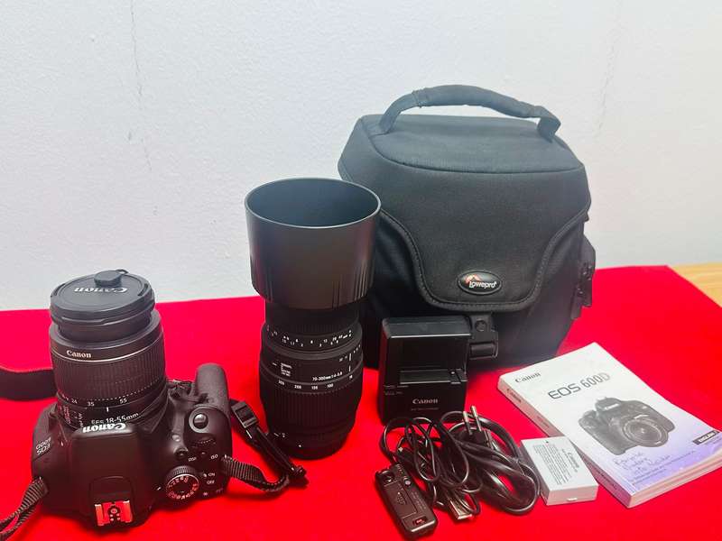 Canon EOS 600D DSLR Camera with Canon EFS 18-55mm AF/MF macro Lens  Sigma EFS 70-300mm  AF/MF  Zoom