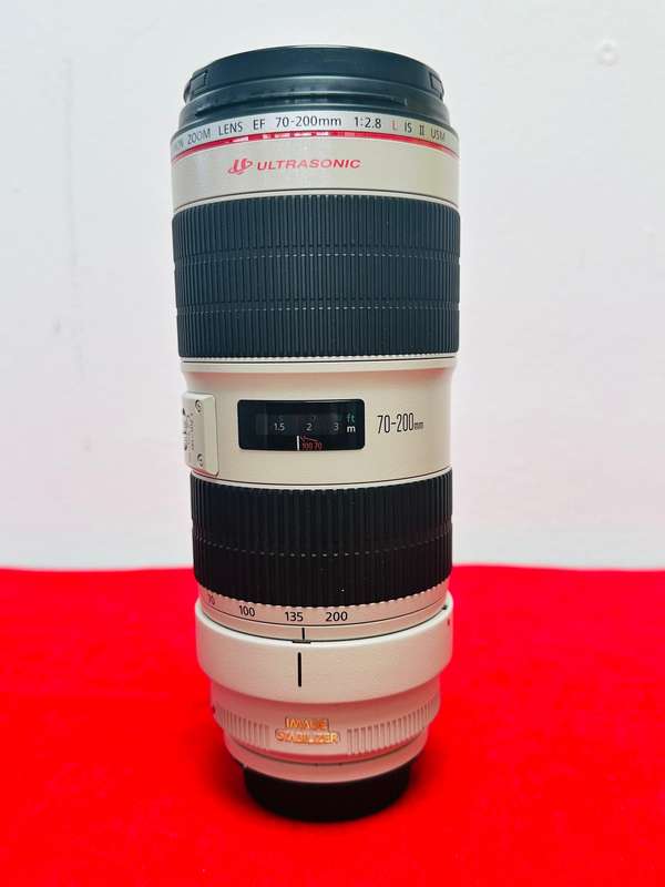 Canon Ultrasonic EF 70200mm f/2.8 L IS II USM Lens  MINT CONDITION