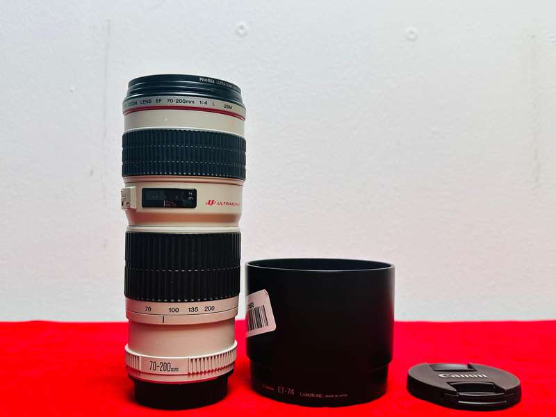 Canon EF 70-200mm f/4L USM Telephoto Zoom Lens  Condition: Excellent  Clean glass, smooth zoom