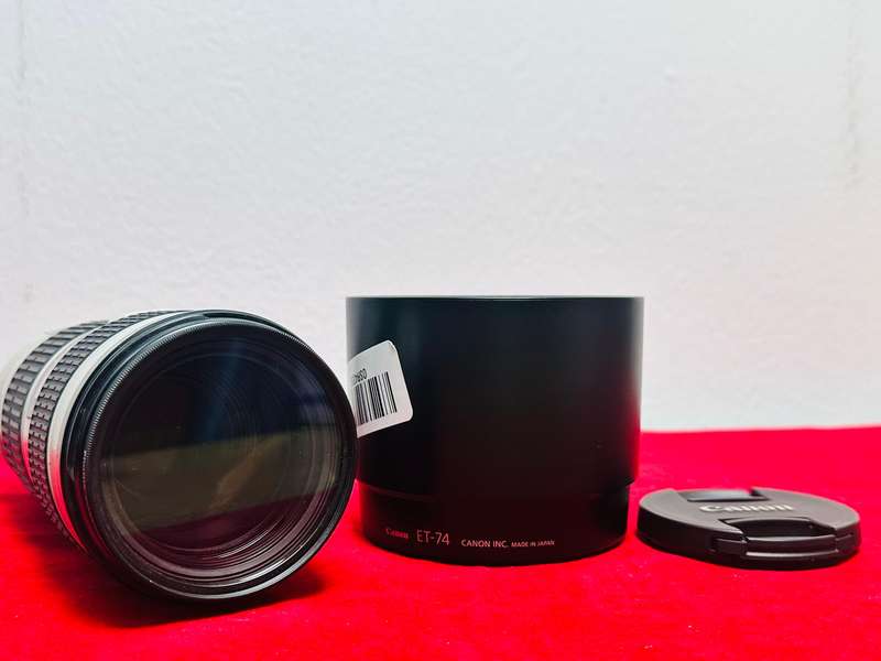 Canon EF 70-200mm f/4L USM Telephoto Zoom Lens  Condition: Excellent  Clean glass, smooth zoom