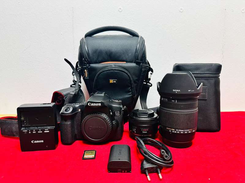 CANON EOS 70D Body With 2x Lens & Original accessories