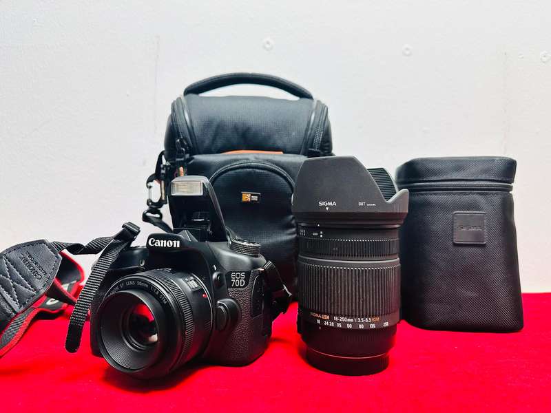 CANON EOS 70D Body With 2x Lens & Original accessories