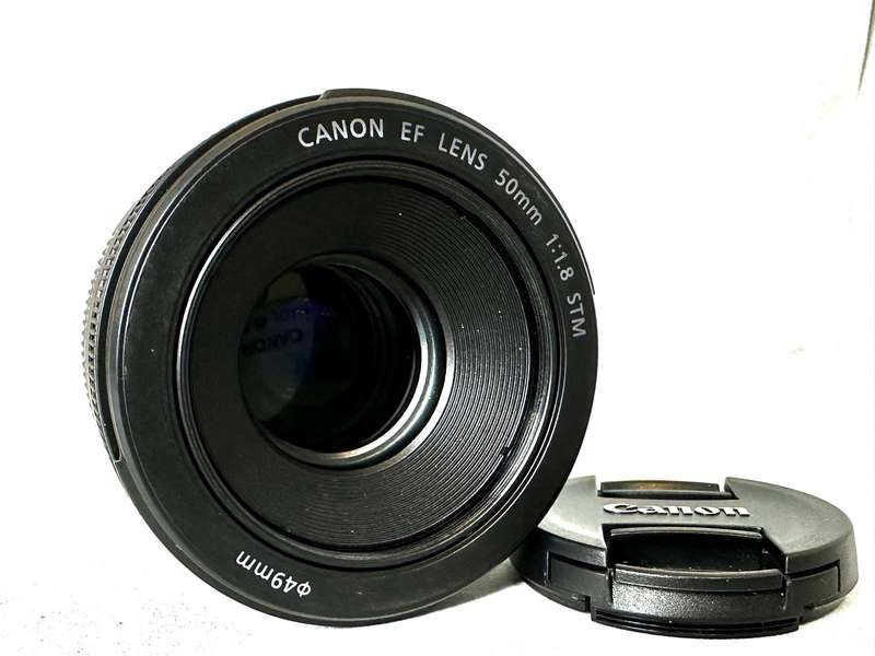 Canon 50mm 1:1.8 STM lens