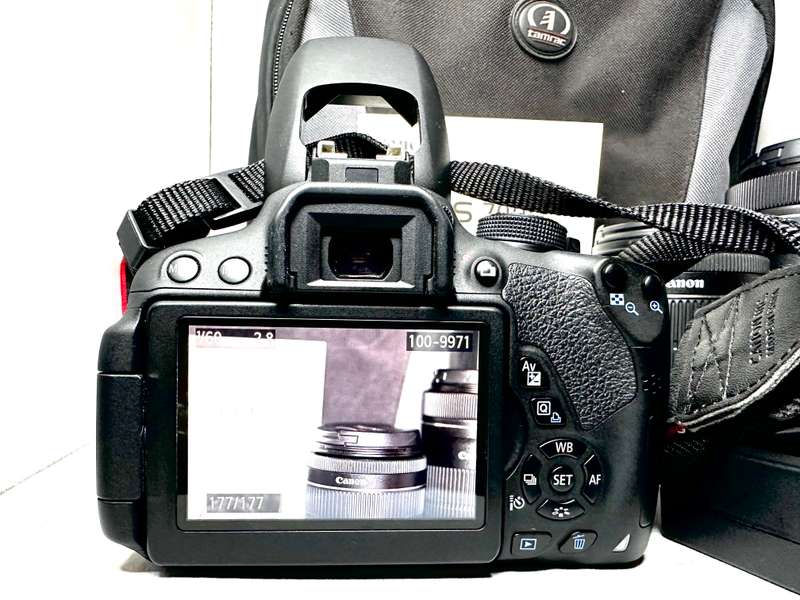 Canon EOS 700D with 3 Lens and Accessories